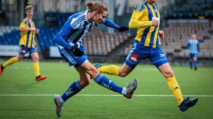 Miska Peltola - HJK Klubi 04. Photo: @ Mira Lönnqvist