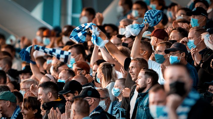 Yleisöä - HJK Helsinki. Photo: @ Jussi Eskola