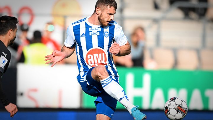 Arttu Hoskonen - HJK Helsinki. Photo: © Jussi Eskola