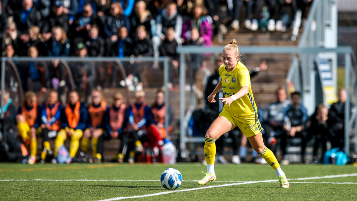 Annika Huhta - HJK Helsinki. Photo: © Mira Lönnqvist