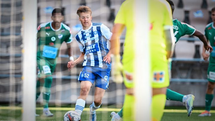 Aaro Toivonen - HJK Helsinki. Photo: © Jussi Eskola